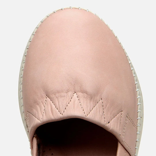 Balerinë ngjyrë roze