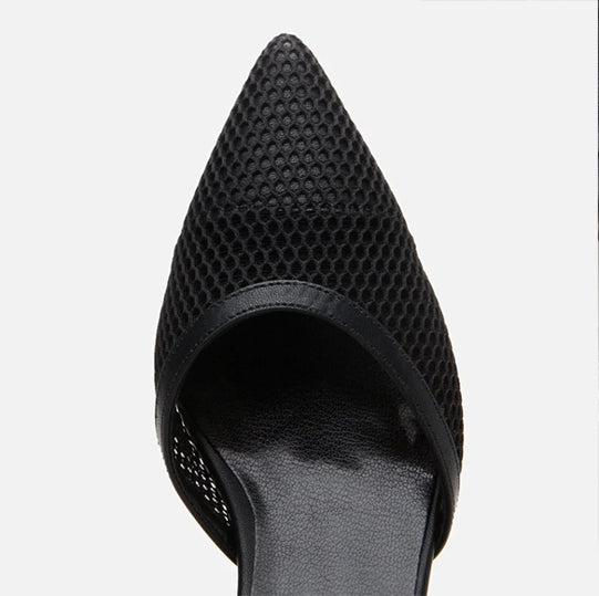 Stileto ngjyrë e zezë