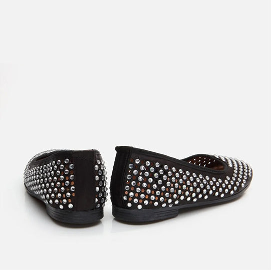 Balerinë ngjyrë e zezë