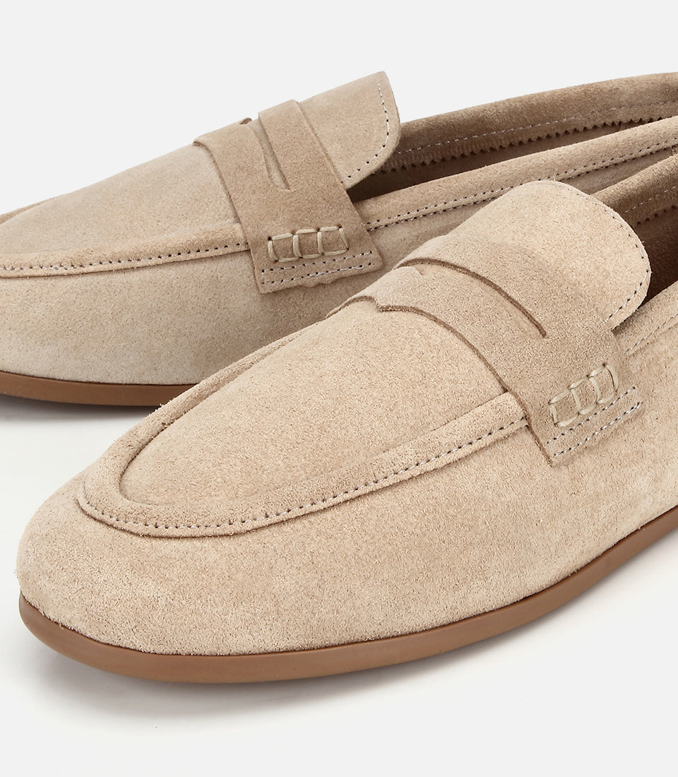 Loafer Klasik prej Lëkure Zamsh, Ngjyrë Bezhë - Femra