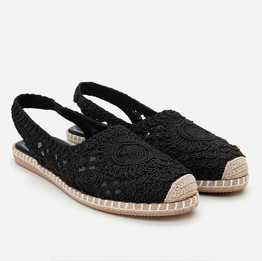 Balerinë ngjyrë e zezë