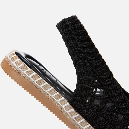 Balerinë ngjyrë e zezë