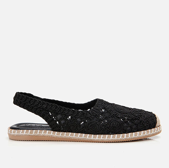 Balerinë ngjyrë e zezë