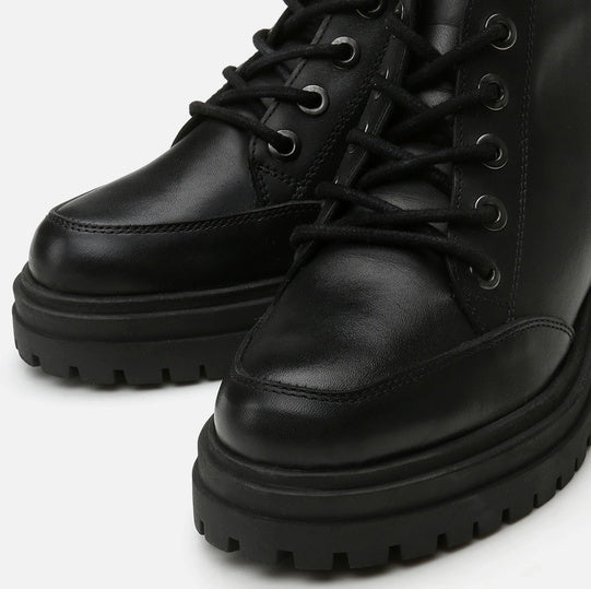 Gjysëm çizme lëkurë origjinale ngjyrë e zezë