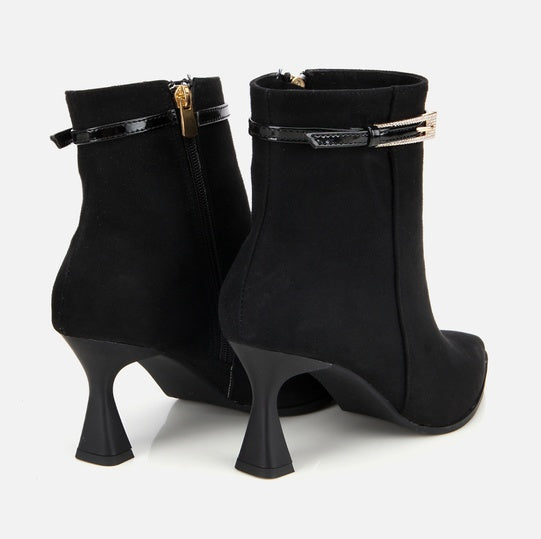 Gjysëm çizme ngjyrë e zezë