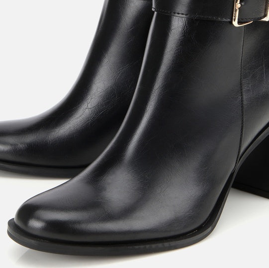 Gjysëm çizme ngjyrë e zezë