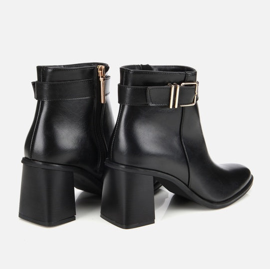 Gjysëm çizme ngjyrë e zezë