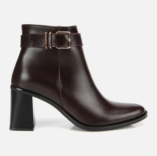 Gjysëm çizme ngjyrë kafe