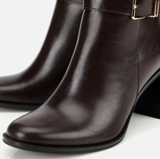 Gjysëm çizme ngjyrë kafe