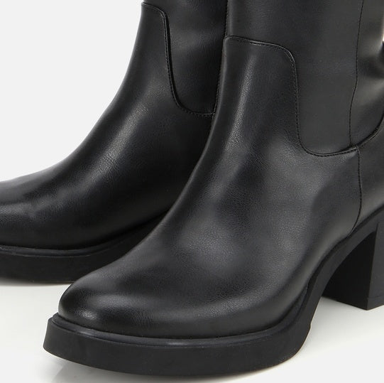 Çizme e gjatë ngjyrë e zezë