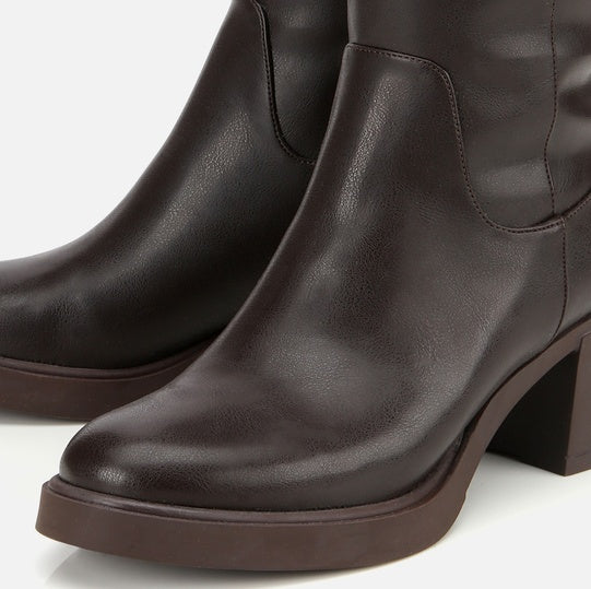 Çizme e gjatë ngjyrë kafe