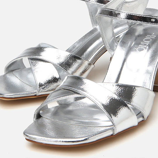 Sandale ngjyrë argjend