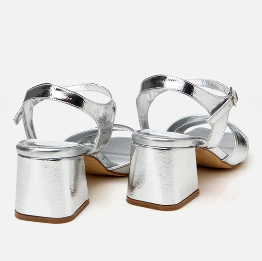 Sandale ngjyrë argjend