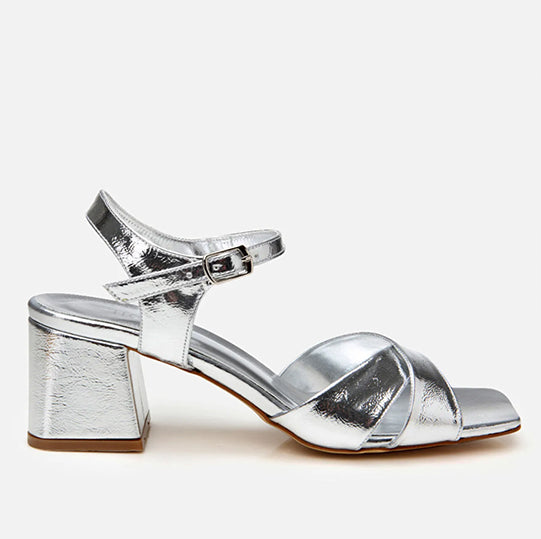 Sandale ngjyrë argjend