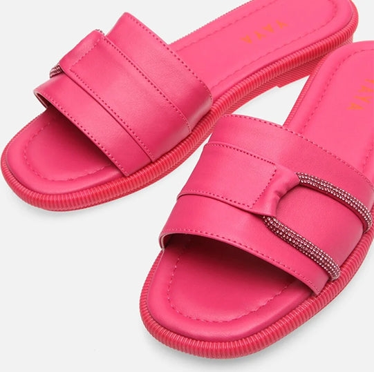 Papuqe ngjyrë rozë