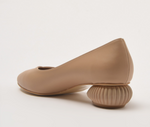 Load image into Gallery viewer, Këpucë ngjyrë nudë me take të shkurtë dhe të gjerë
