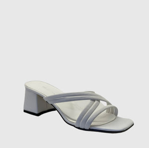 Sandale ngjyrë e bardhë